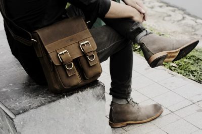 Thay đổi phong cách với túi da đeo chéo cho dân công sở - Đồ da Lazio tui da deo cheo 3 1 e1503496174171 - Đồ da Lazio